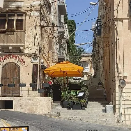 San Salvatore בית הארחה *